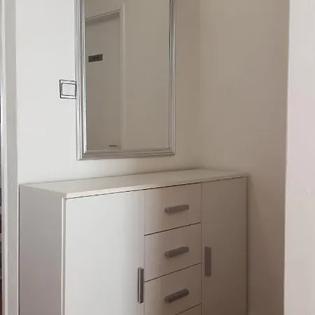 Oliver Ravlic Apartment *